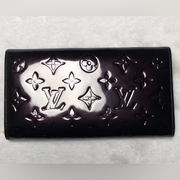 Louis Vuitton Authentic Dark Burgundy Amarante Monogram Vernis Sarah Wallet - Picture 4 of 15